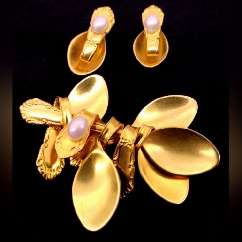Vintage Gold Tone Spoon Broochโand Earring Set Jewelry Utensils w/โPearls